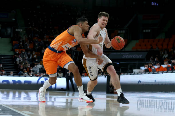 战术革新与 战术革新与